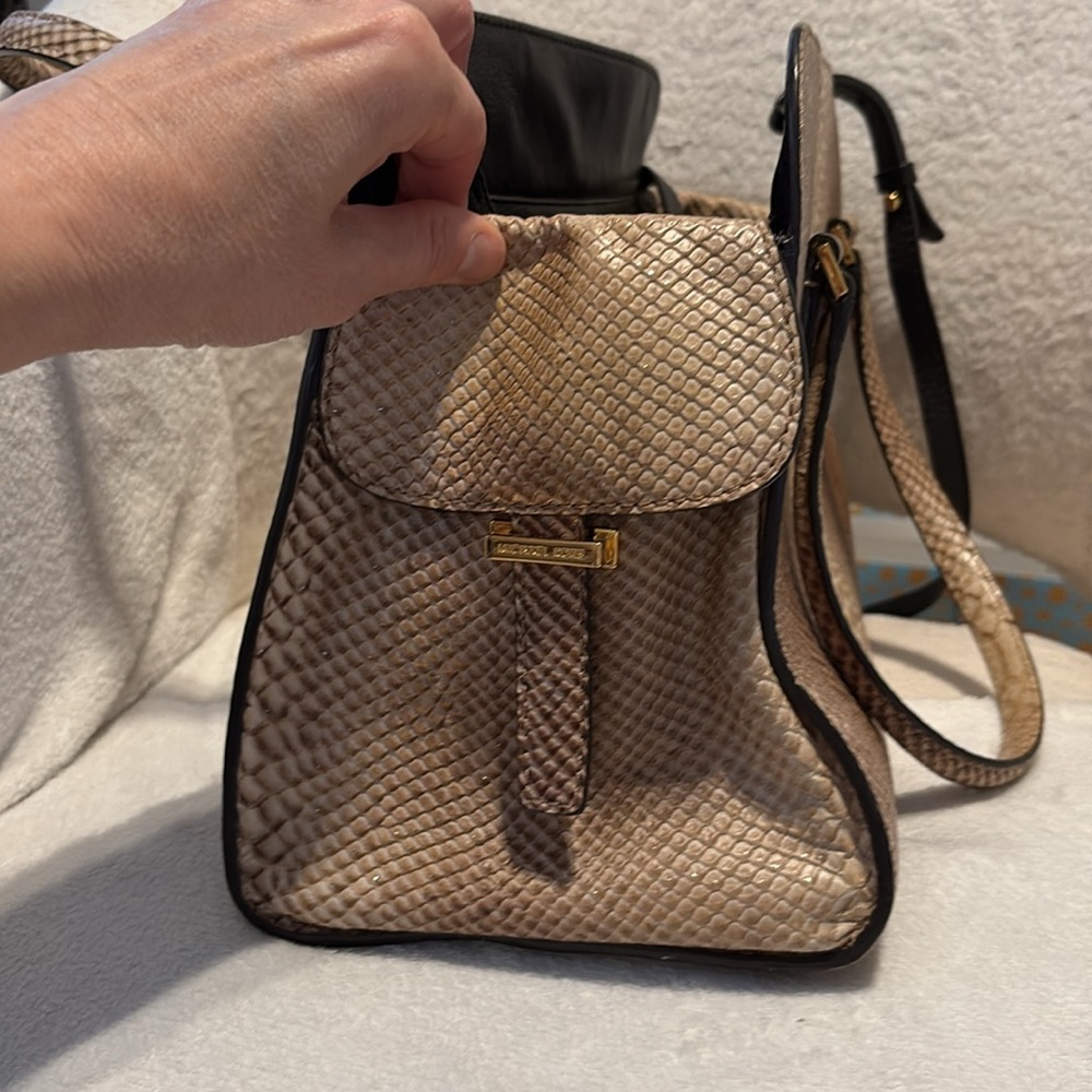 Michael Kors Gia taupe embossed satchel handbag bag with gold glitter - Picture 3 of 8